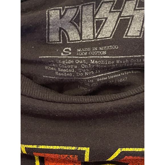 Kiss World Tour 77 Black T-shirt unisex Size Small Cotton Concert - Picture 4 of 6